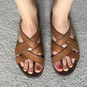 EUC Merrell basin sandals in sz 9